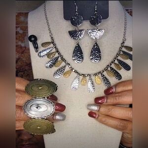 Elegant Silver and Gold Jewelry Set